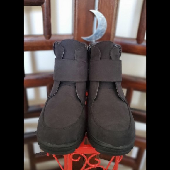 NWOT Wanderlust Women's Ankle Boots (Size 7) - Picture 2 of 14
